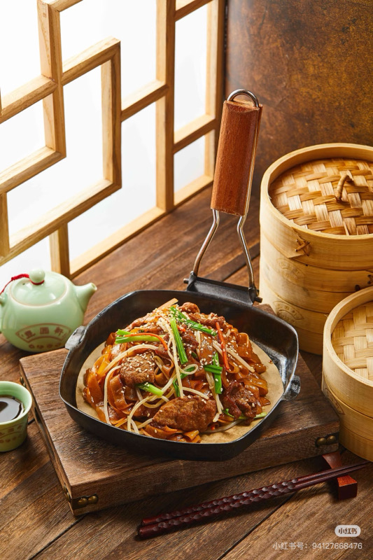 牛肉炒面 Nouilles de blé sautées au boeuf