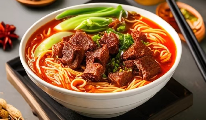 香辣牛肉汤面Bouillon de Nouilles de riz au boeuf braisé