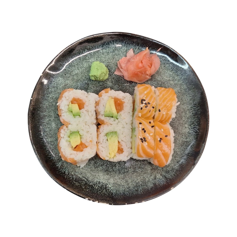 M18. Regal roll's saumon avocat