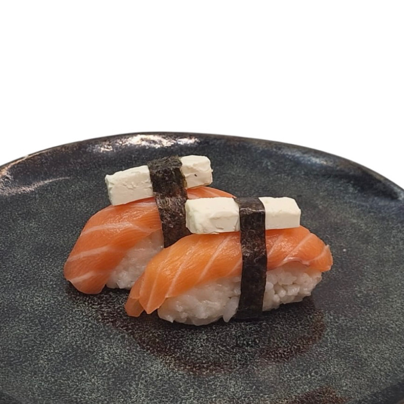M4. Sushi saumon cheese