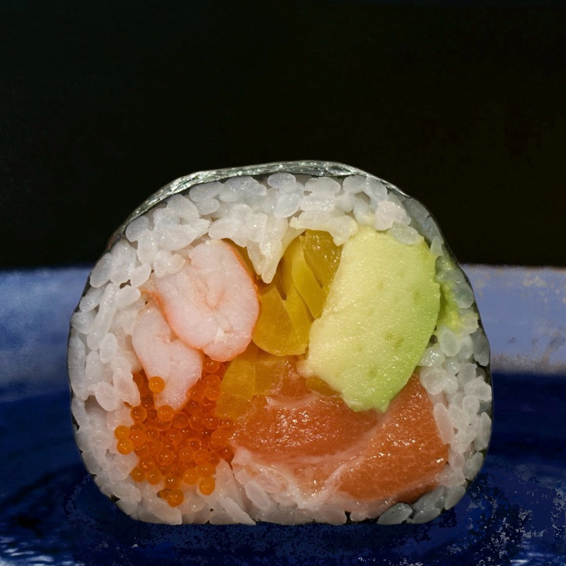 F02. Futomaki Saumon (8pcs)