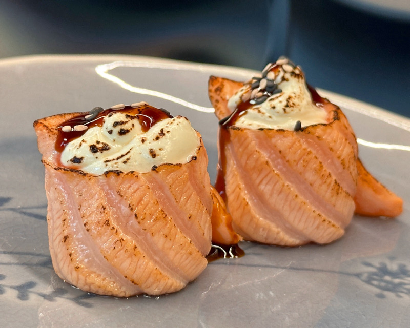 G02.Gunkan Roll Saumon Fire(2pcs)