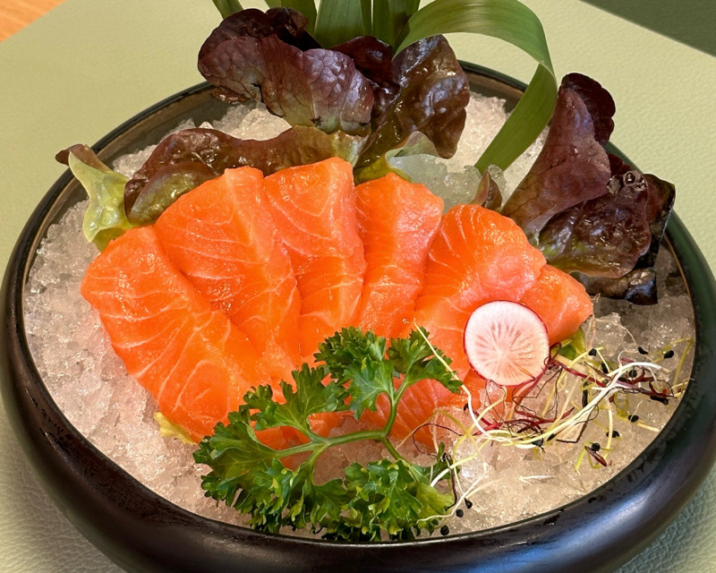 S01.Sashimi Saumon(6pcs)