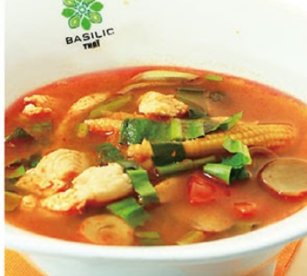 T18 SOUPE DE POULET À LA CITRONNELLE