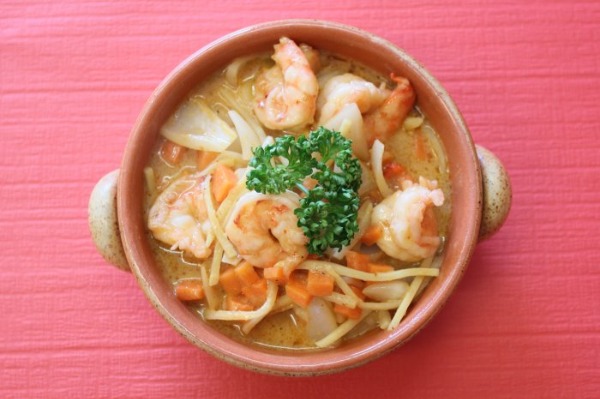 51. Crevettes au curry rouge