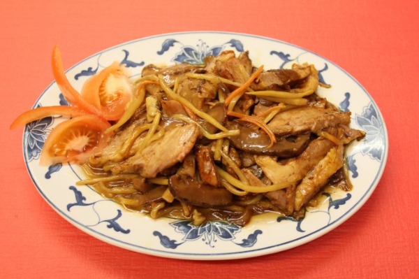 70. Canard aux champignons et pousses de bambou