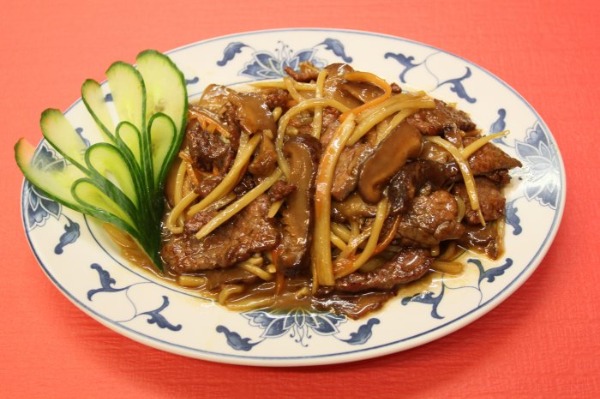 40. Boeuf aux champignons et pousses de bambou