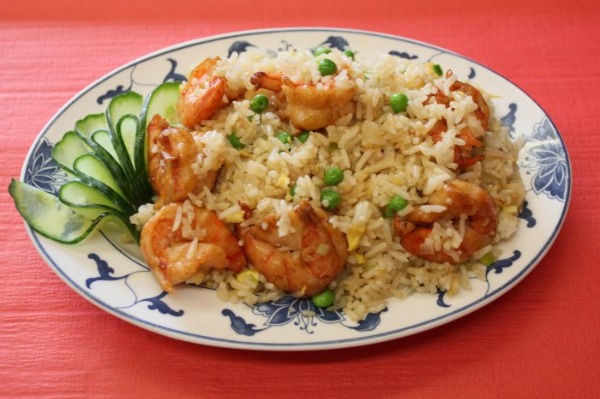 106. Riz sauté aux crevettes