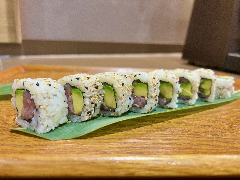 C22. Thon avocat sesame 8P