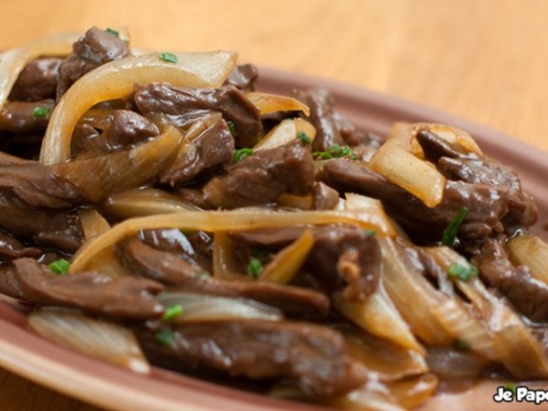 Bœuf aux oignons