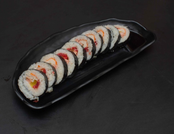 101 KOREAN RICE ROLL WITH BEEF 牛肉紫菜包饭 10pc