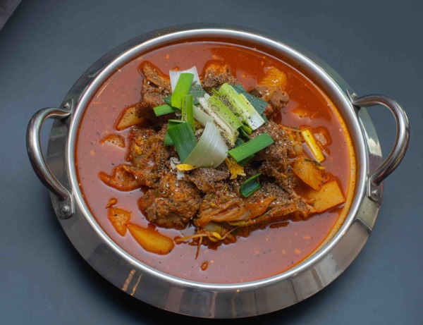 704 back-bone and potato stew 猪脊骨土豆锅（辣）