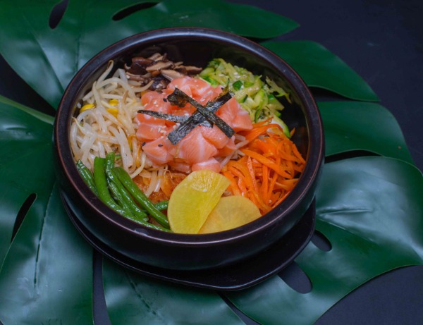 306 salmon bibimbap 三文鱼石锅拌饭