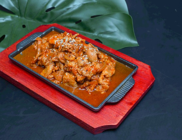 403 spicy porc belly 铁板五花肉