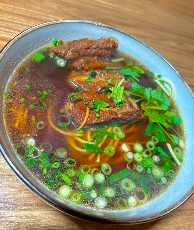Pâtes de riz soupe Ribs mijoté 排骨汤粉