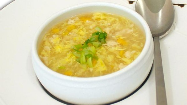 24. Zuppa di pollo e mais