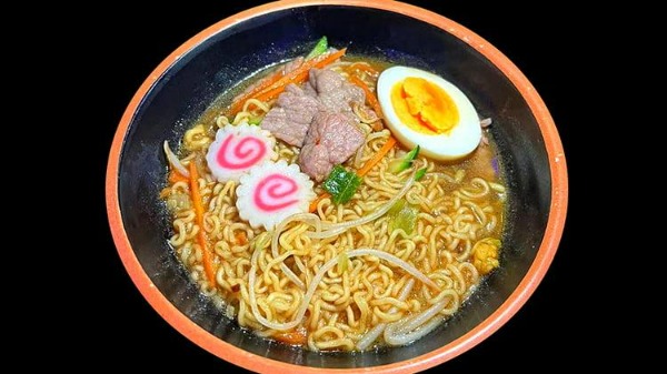 56. Ramen di carne
