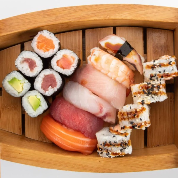 201. Sushi mix 16 pezzi