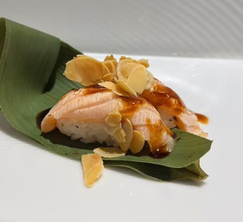294. Nigiri sake mandorla