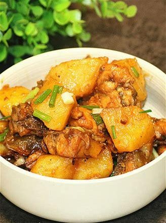 69. Pollo con patate