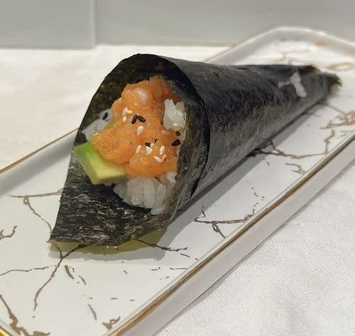 314. Temaki sake spicy