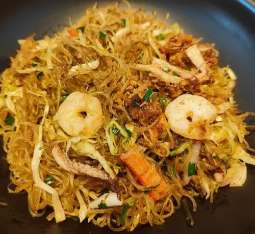 41. Spaghetti di riso con fruiti di mare