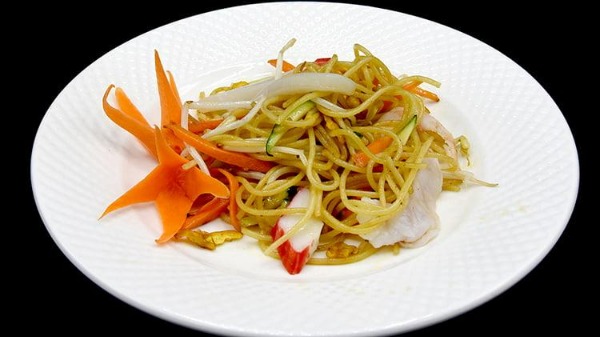 55. Spaghetti alla piastra con frutti di mare