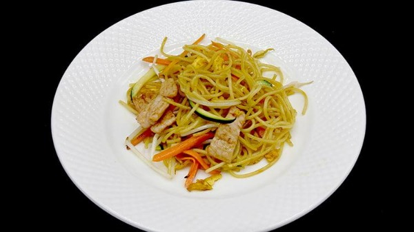 53. Linguine con manzo