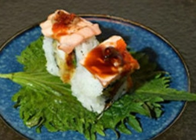 100. Uramaki ebi foie gras