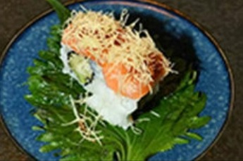 83. Uramaki ebi sake