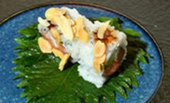 105. Uramaki mandorle