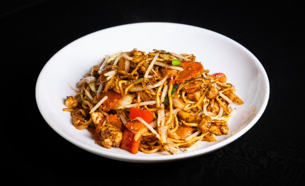D8. Gebratene Nudel mit Gemüse