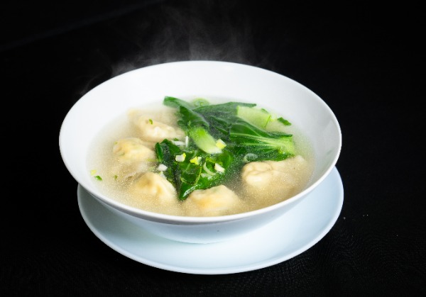 D13. Gekochte Wan Tan Suppe (Scharf oder nicht scharf)