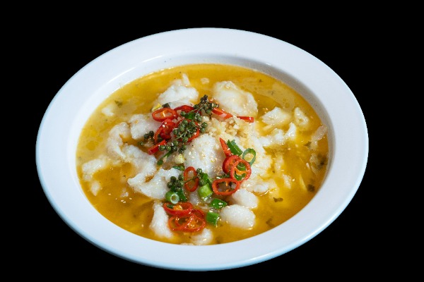 F46. Gekochte Fischfiletsuppe mit eingelegtem Kohl