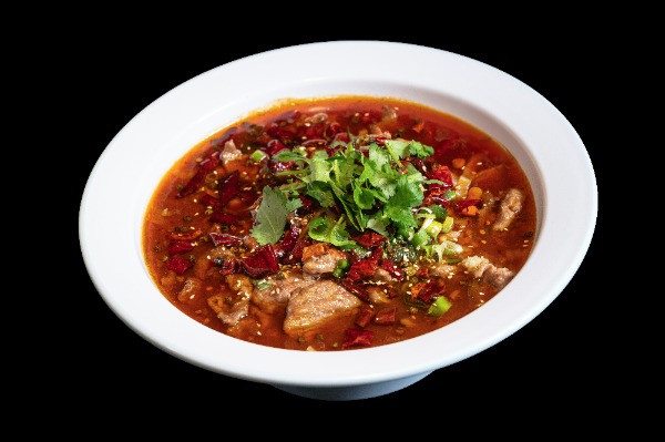 F33A. Rinderfleisch mit scharfer Suppe