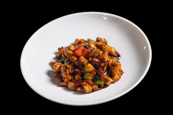 F35. Kung Pao Ji Ding: Hühnerfleisch Kung Pao Art