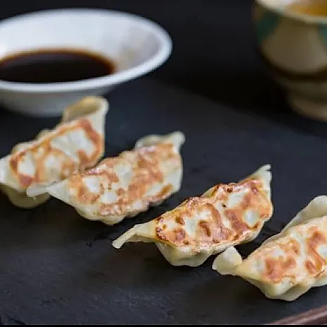 G2. Gyoza légume (végétarien)