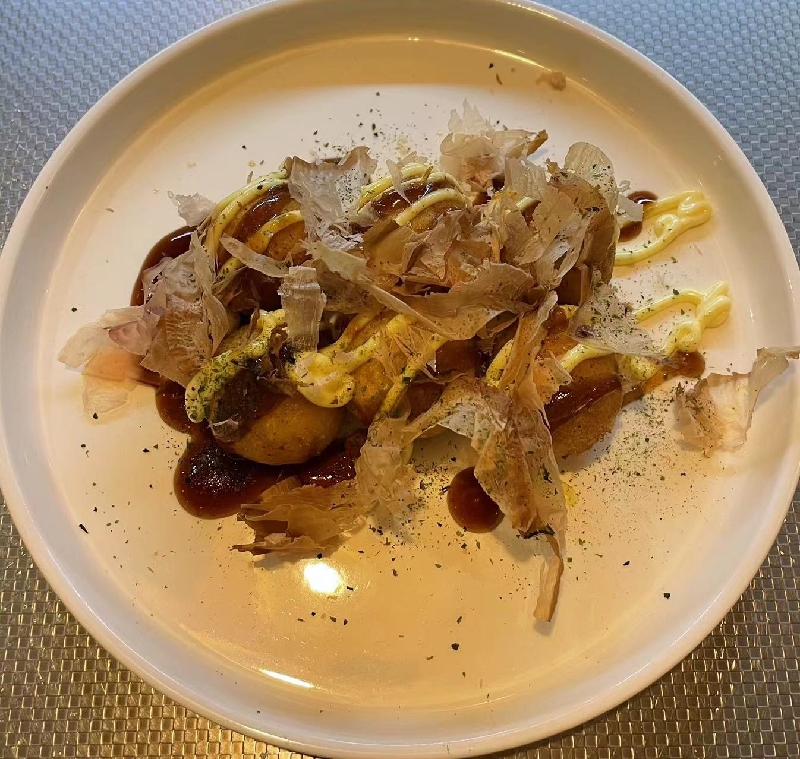 E5. Takoyaki (x6)
