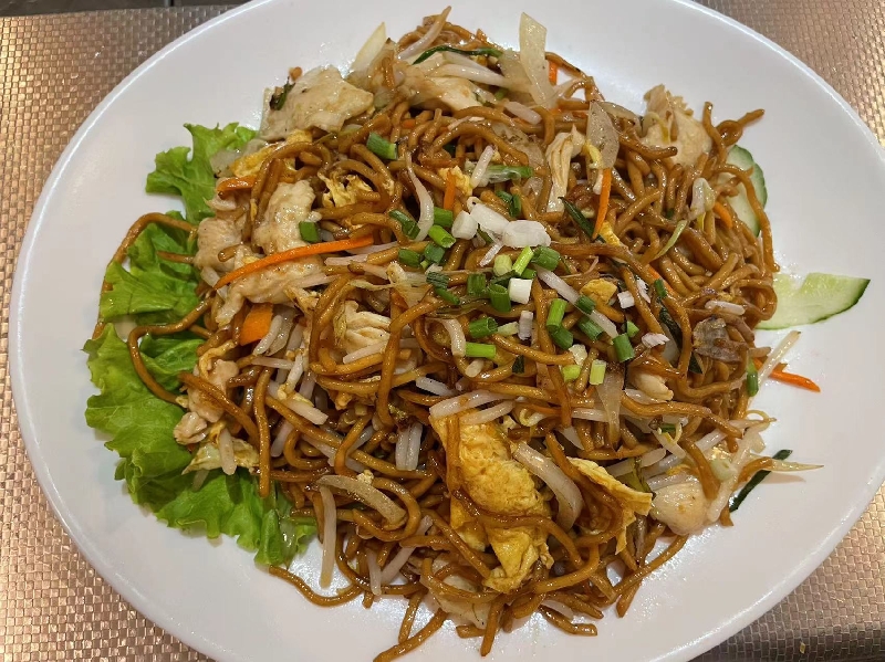 N7. Nouilles sautées poulet