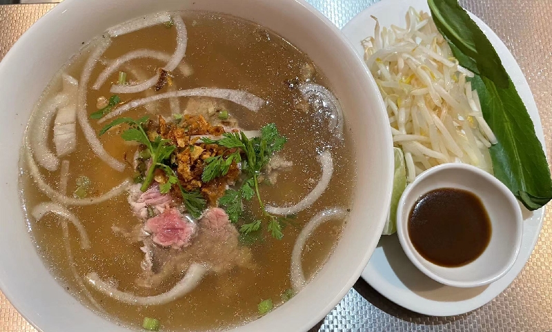 P4. Pho boeuf cru