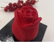 819.RED ROSE