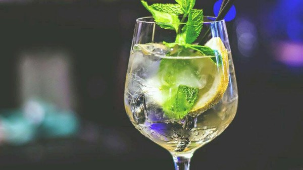 d. COCKTAIL HUGO