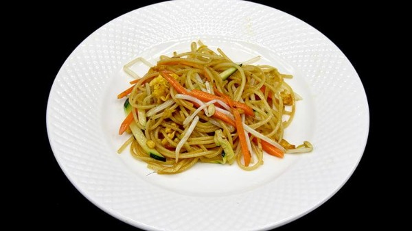 61. LINGUINE CON VERDURE