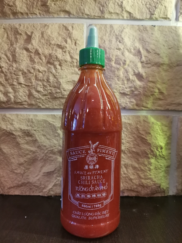 Une Bouteille De Sauce Piment Chili