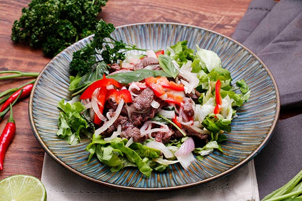 17. Salade Thaï au boeuf mi-cuit