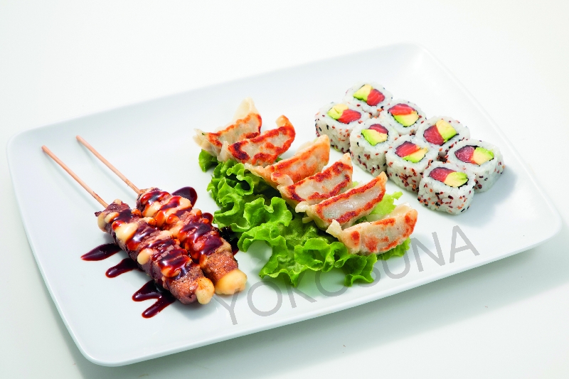 F8+2 brochettes+6 gyoza