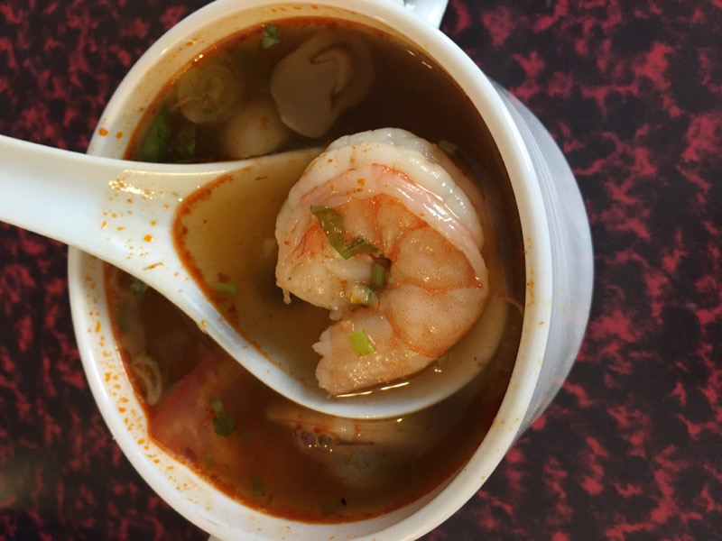 1. Soupe Thaï Tum Yam Kung aigre piquante aux crevettes 🌶️