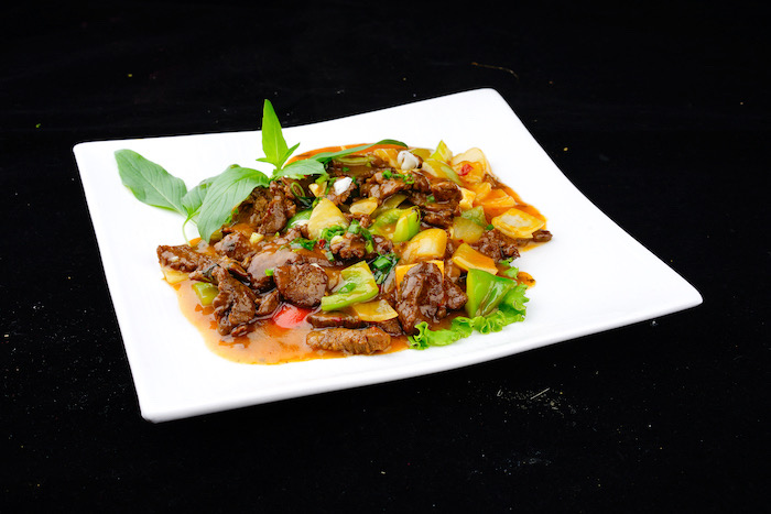 W1. Boeuf sauté au basilic thaï W1. Sauteed beef with Thai basil