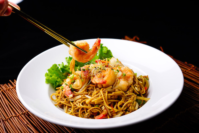 NO3. Nouilles sautées aux crevettes sautées et les légumes NO3. Fried noodles with fried shrimp and vegetables