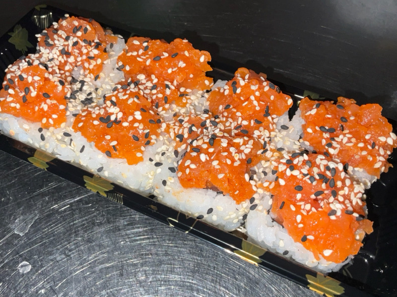 179. Ura Spicy salmone (CENA)